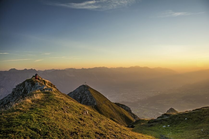 Bergpanorama mit Blick über Inntal