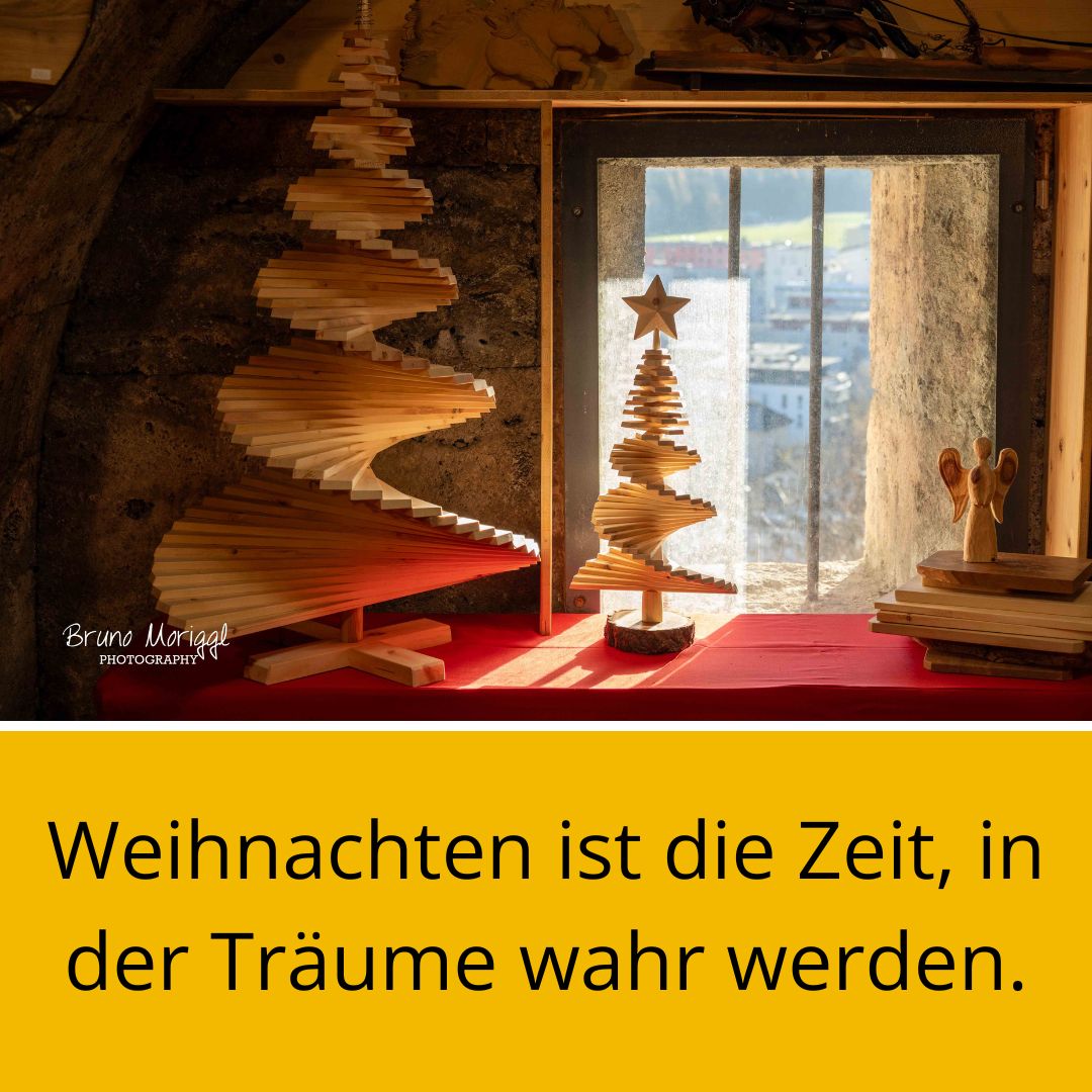 Christbaum aus Holz mit Weihnachtsspruch